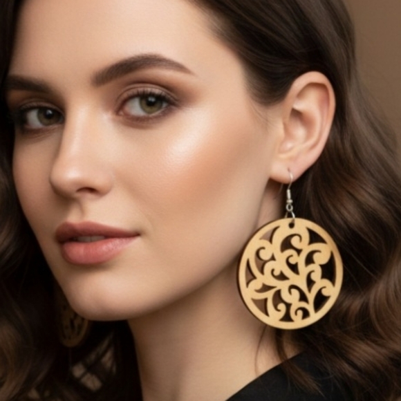 Round wooden dangle earrings, round wooden earrings - Picture 5 of 6